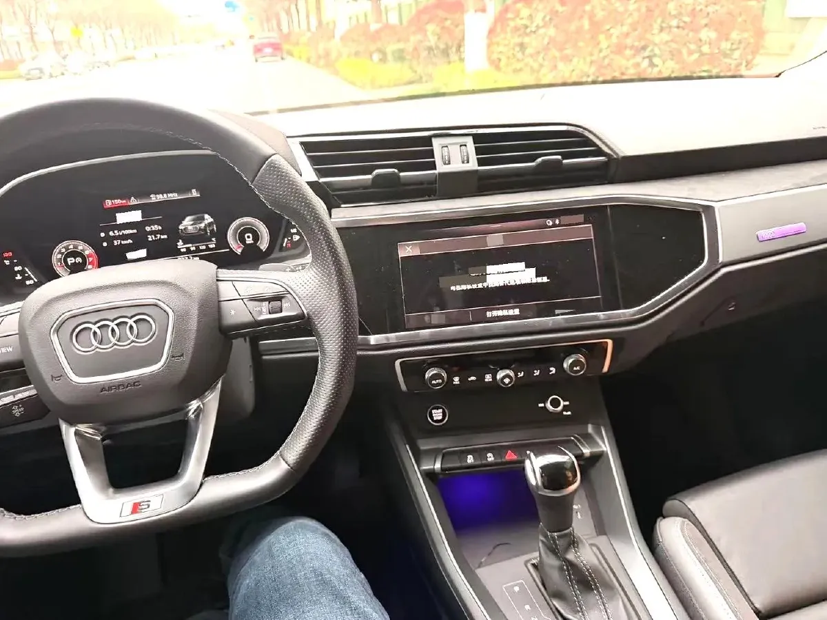 2022 Audi Q3 Sportback 2.0T 186HP L4 7DCT,autocango,china used car exporter,china ev exporter,chinese used car exporter,chinese used ev exporter