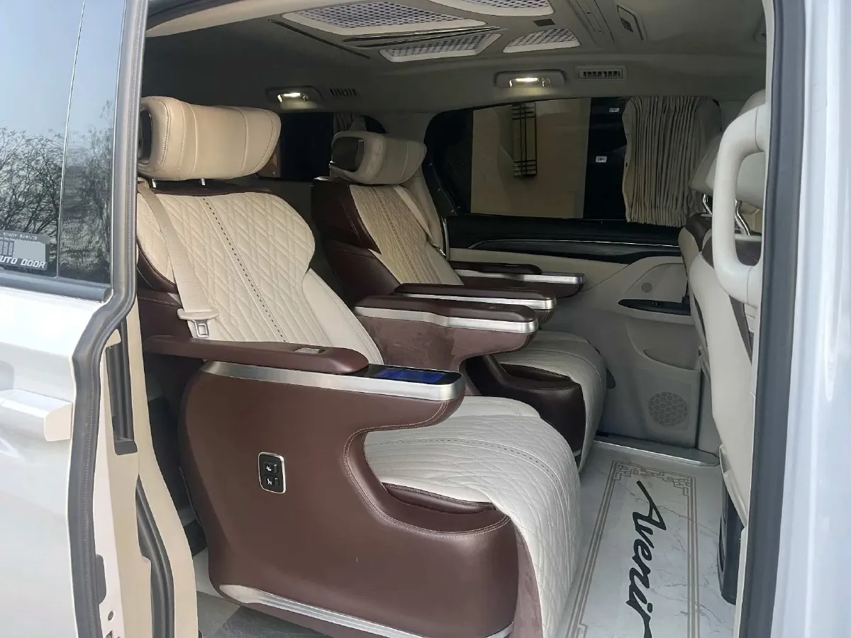 2022 Buick GL8 2.0T 237HP L4 9AT,autocango,china used car exporter,china ev exporter,chinese used car exporter,chinese used ev exporter