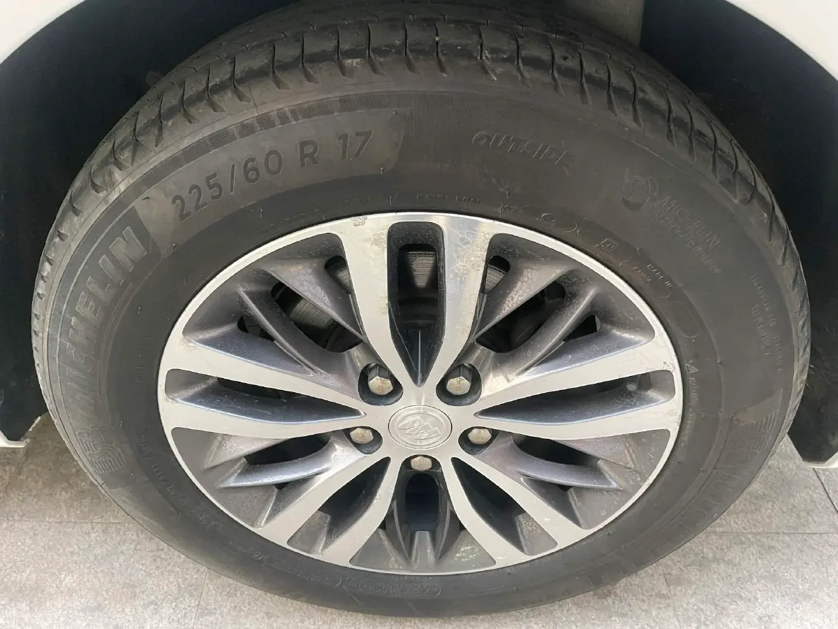 2022 Buick GL8 2.0T 237HP L4 9AT,autocango,china used car exporter,china ev exporter,chinese used car exporter,chinese used ev exporter