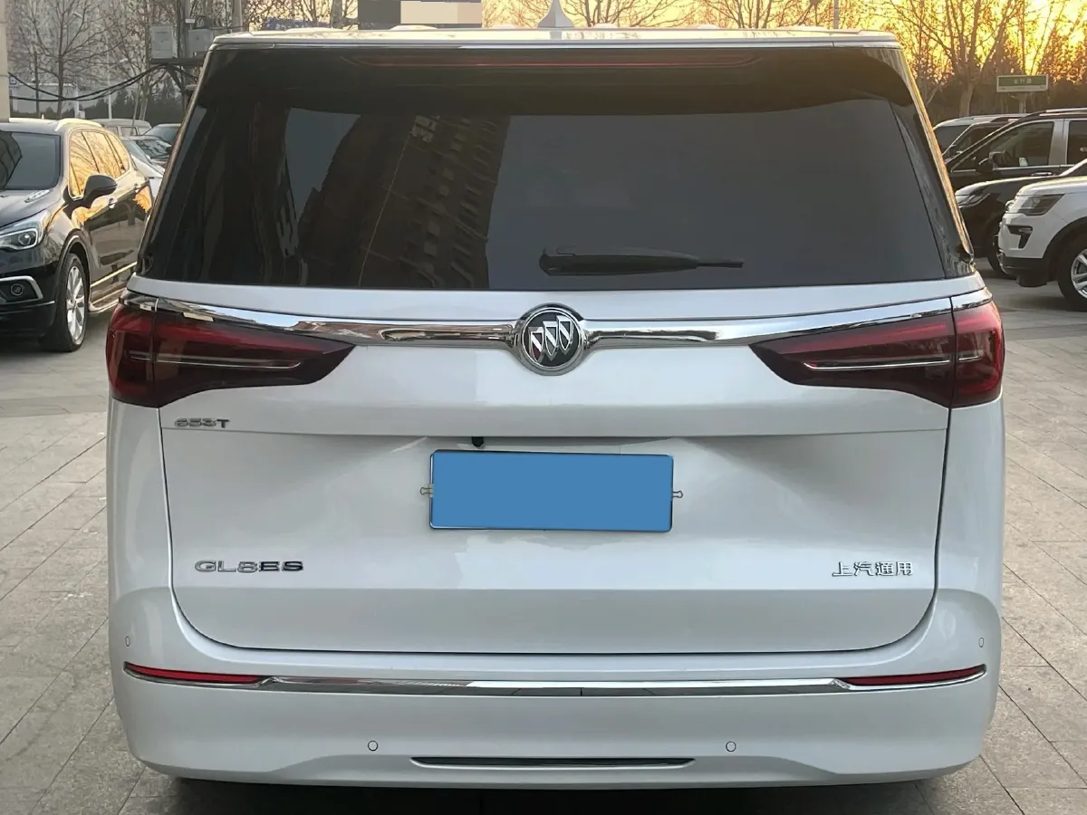 2022 Buick GL8 2.0T 237HP L4 9AT,autocango,china used car exporter,china ev exporter,chinese used car exporter,chinese used ev exporter