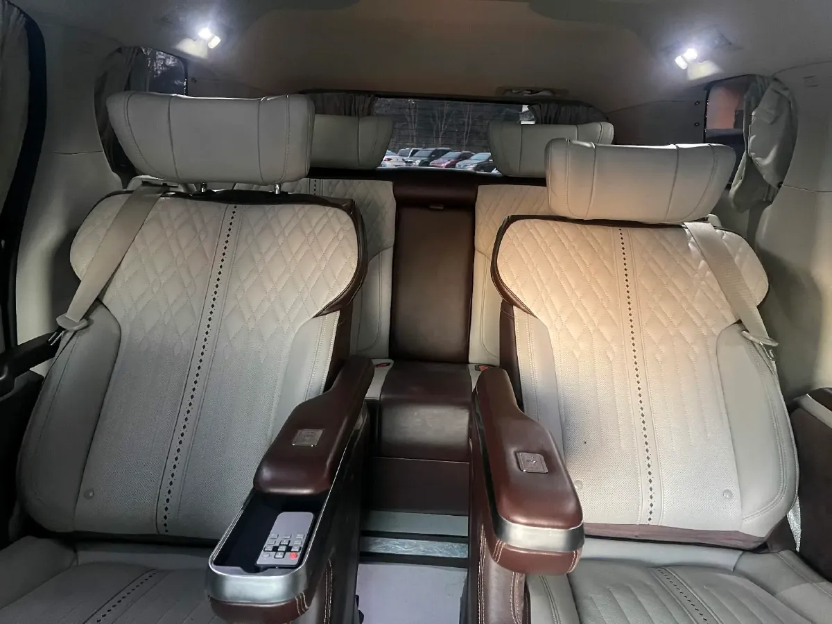 2022 Buick GL8 2.0T 237HP L4 9AT,autocango,china used car exporter,china ev exporter,chinese used car exporter,chinese used ev exporter