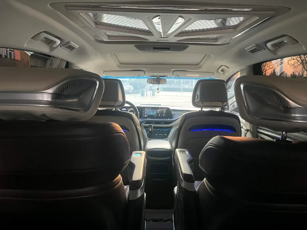 2022 Buick GL8 2.0T 237HP L4 9AT,autocango,china used car exporter,china ev exporter,chinese used car exporter,chinese used ev exporter