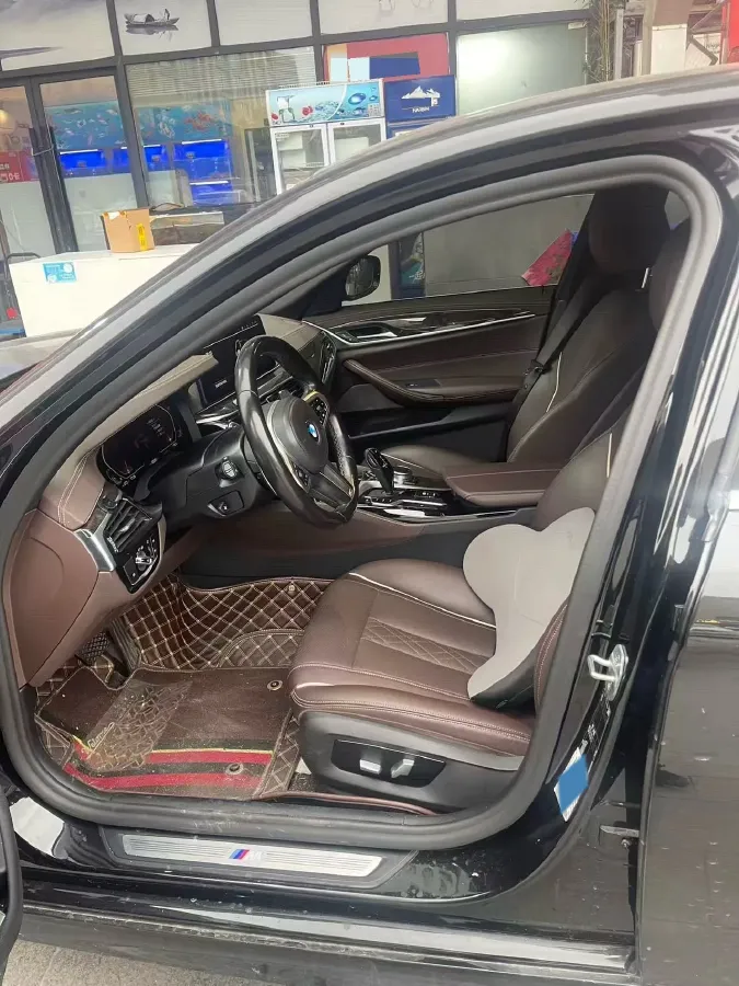 2021 BMW 5 Series 2.0T 252HP L4 8AT,autocango,china used car exporter,china ev exporter,chinese used car exporter,chinese used ev exporter