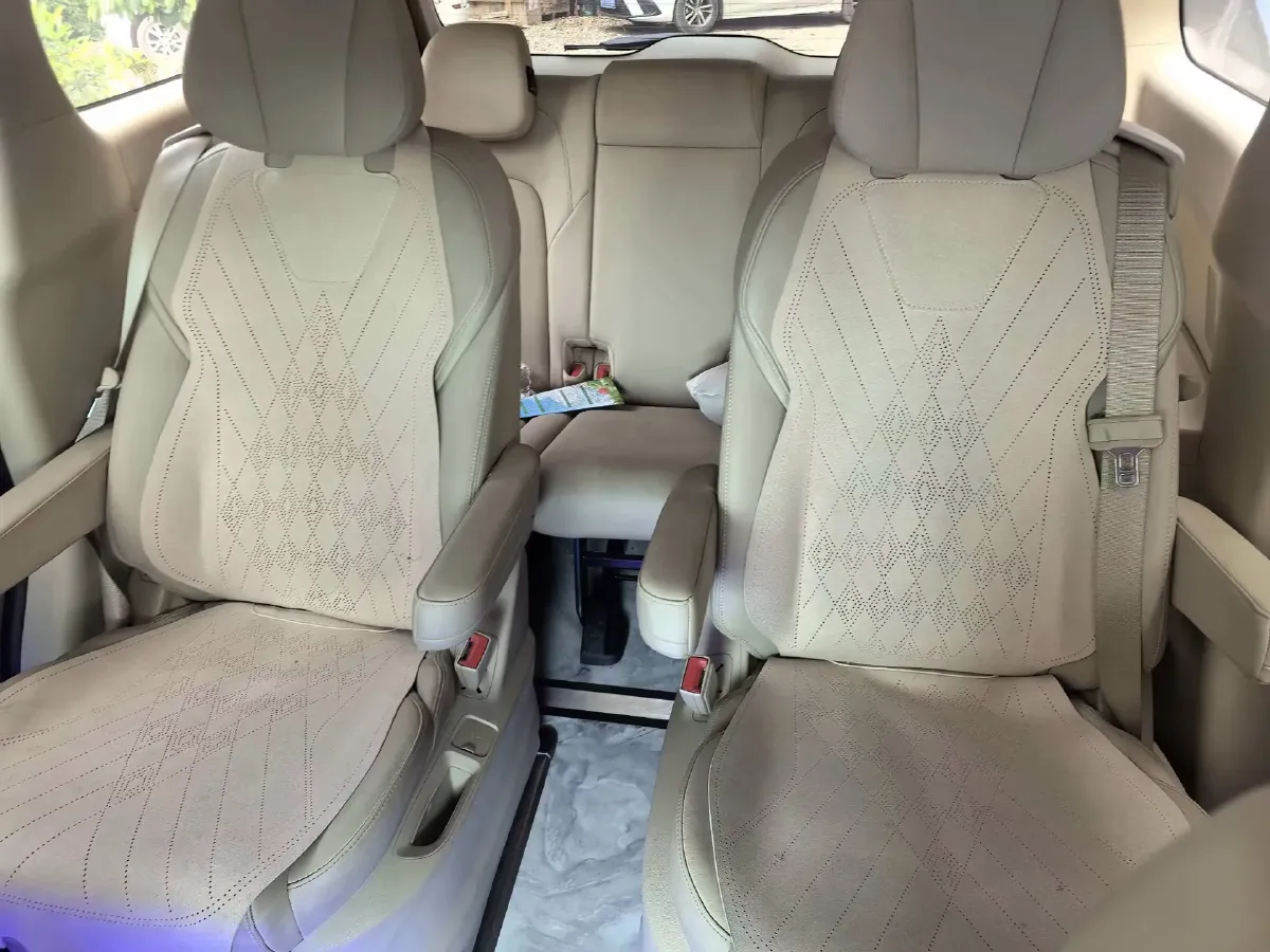 2023 Buick GL8 2.0T 237HP L4 9AT,autocango,china used car exporter,china ev exporter,chinese used car exporter,chinese used ev exporter