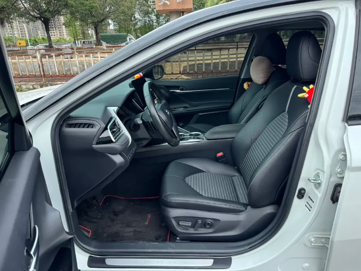 2023 Toyota Camry 2.5L 207HP L4 8AT,autocango,china used car exporter,china ev exporter,chinese used car exporter,chinese used ev exporter