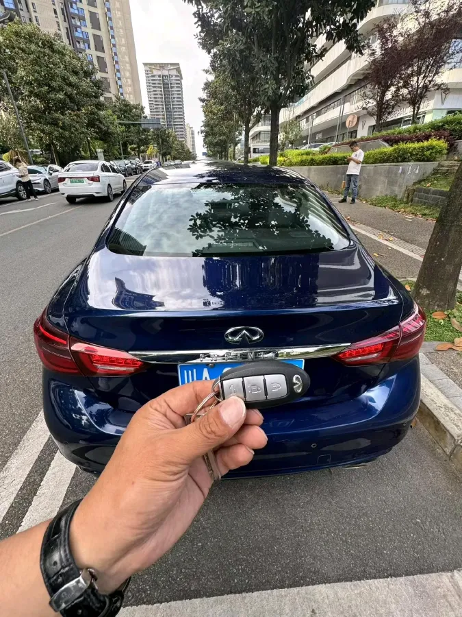 2018 Jeep Grand Commander 2.0T 265HP L4 9AT,autocango,china used car exporter,china ev exporter,chinese used car exporter,chinese used ev exporter