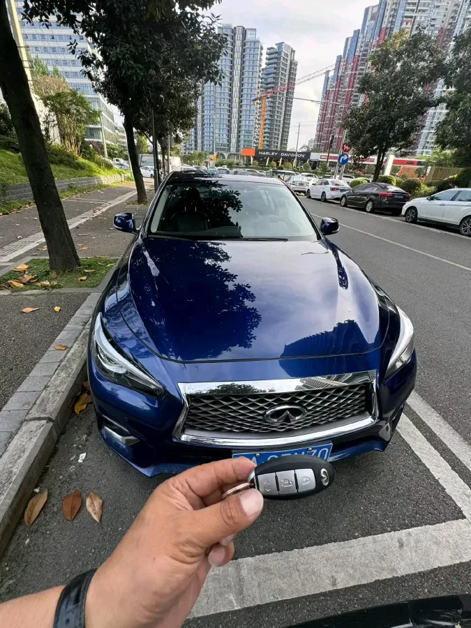 2018 Jeep Grand Commander 2.0T 265HP L4 9AT,autocango,china used car exporter,china ev exporter,chinese used car exporter,chinese used ev exporter