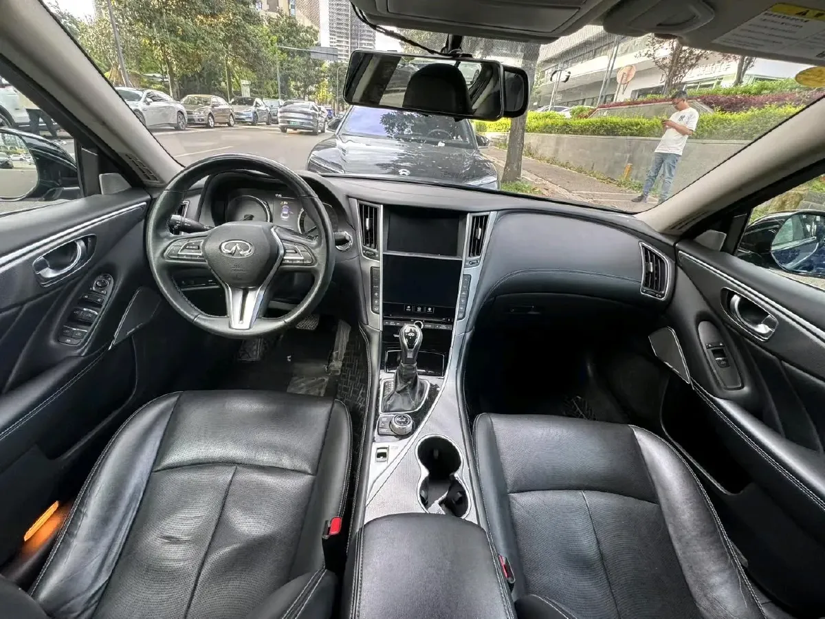 2018 Jeep Grand Commander 2.0T 265HP L4 9AT,autocango,china used car exporter,china ev exporter,chinese used car exporter,chinese used ev exporter