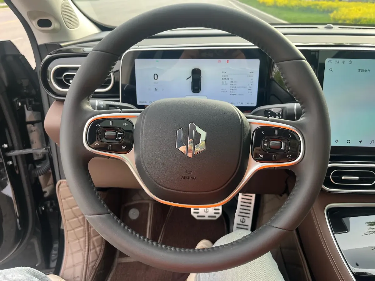 2023 Leapmotor C11 1.5L 95HP L4 REEV 30.1KWH,autocango,china used car exporter,china ev exporter,chinese used car exporter,chinese used ev exporter