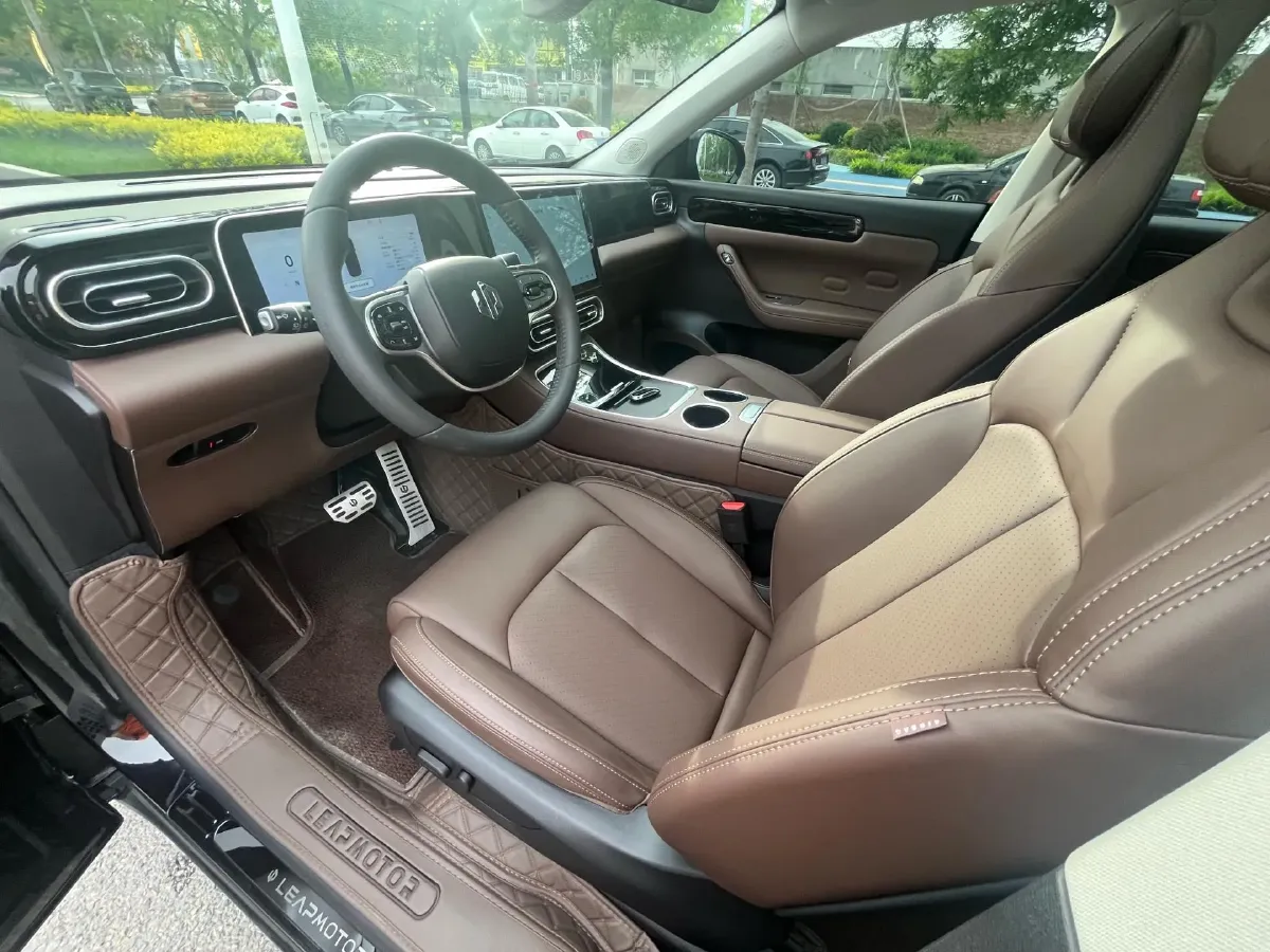 2023 Leapmotor C11 1.5L 95HP L4 REEV 30.1KWH,autocango,china used car exporter,china ev exporter,chinese used car exporter,chinese used ev exporter