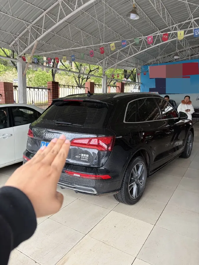 2020 Audi Q5L 2.0T 190HP L4 7DCT,autocango,china used car exporter,china ev exporter,chinese used car exporter,chinese used ev exporter