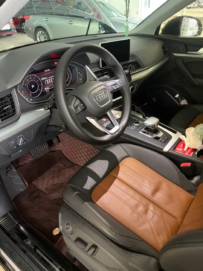 2020 Audi Q5L 2.0T 190HP L4 7DCT,autocango,china used car exporter,china ev exporter,chinese used car exporter,chinese used ev exporter