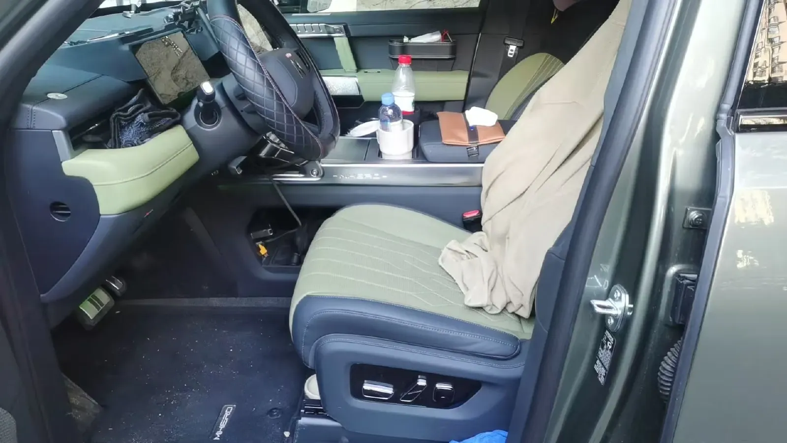 2025 BMW 3 Series 2.0T 245HP L4 8AT,autocango,china used car exporter,china ev exporter,chinese used car exporter,chinese used ev exporter