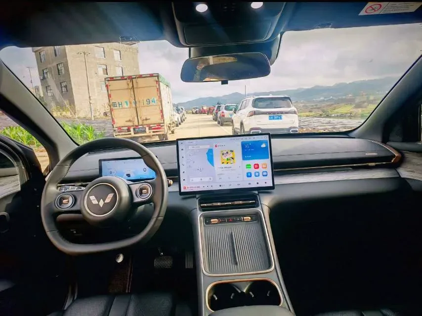 2024 WuLing XingGuangS 1.5L 106HP L4 E-CVT PHEV 20.5KWH,autocango,china used car exporter,china ev exporter,chinese used car exporter,chinese used ev exporter