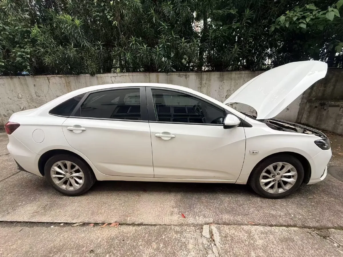 2023 Chevrolet Monza 1.5L 113HP L4 6DCT,autocango,china used car exporter,china ev exporter,chinese used car exporter,chinese used ev exporter