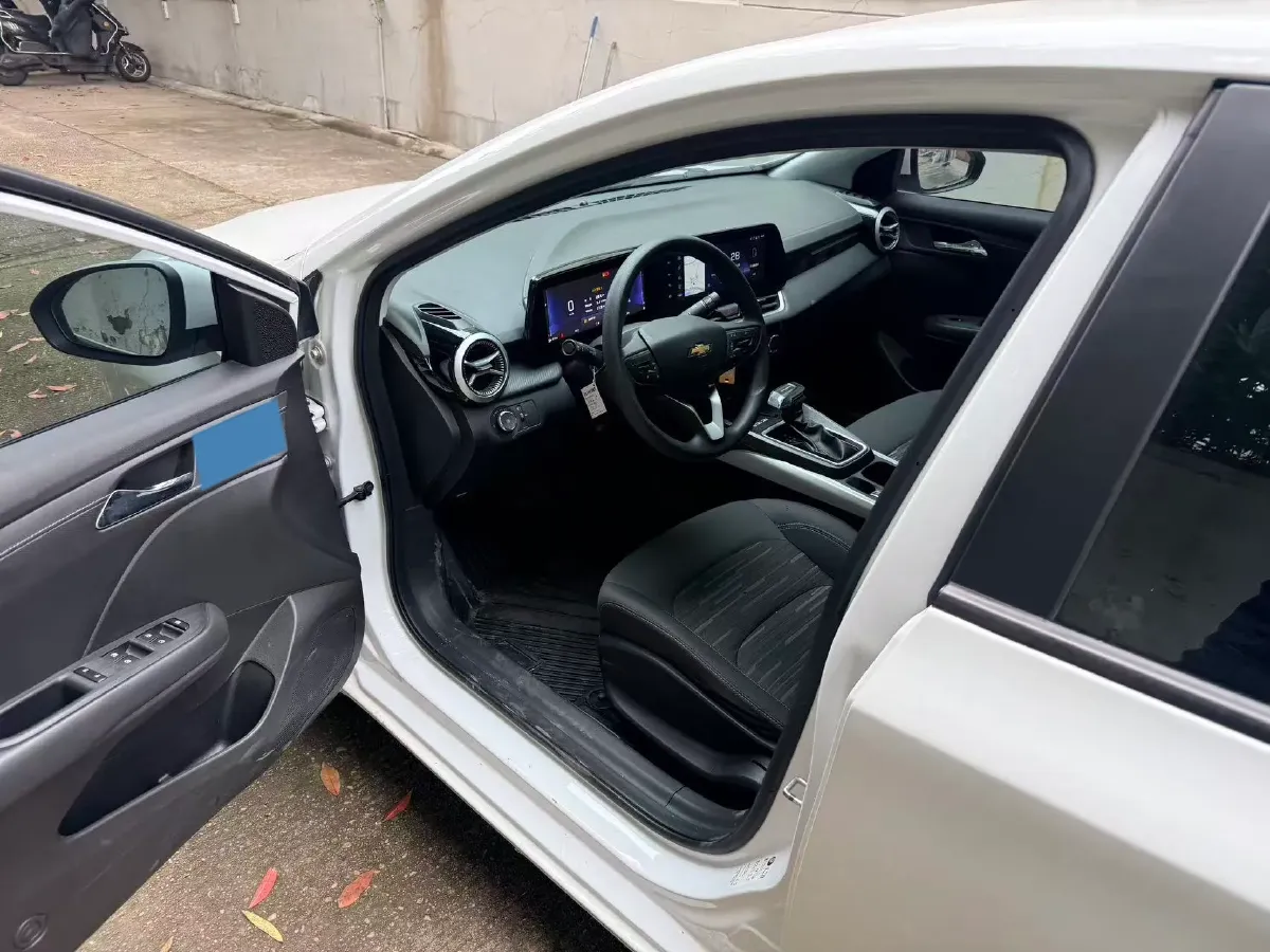 2023 Chevrolet Monza 1.5L 113HP L4 6DCT,autocango,china used car exporter,china ev exporter,chinese used car exporter,chinese used ev exporter