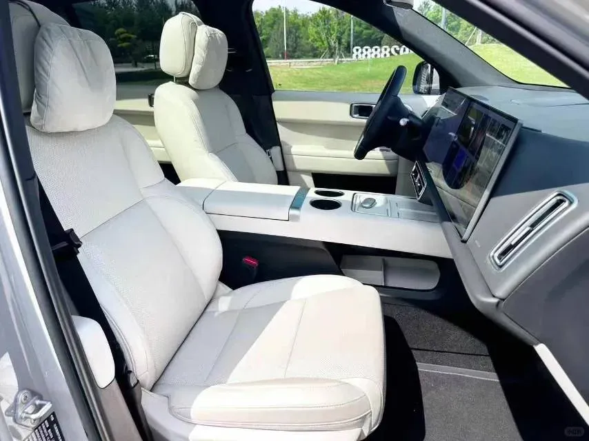 2025 Li L6 Range Extended 154HP L4 REEV,autocango,china used car exporter,china ev exporter,chinese used car exporter,chinese used ev exporter