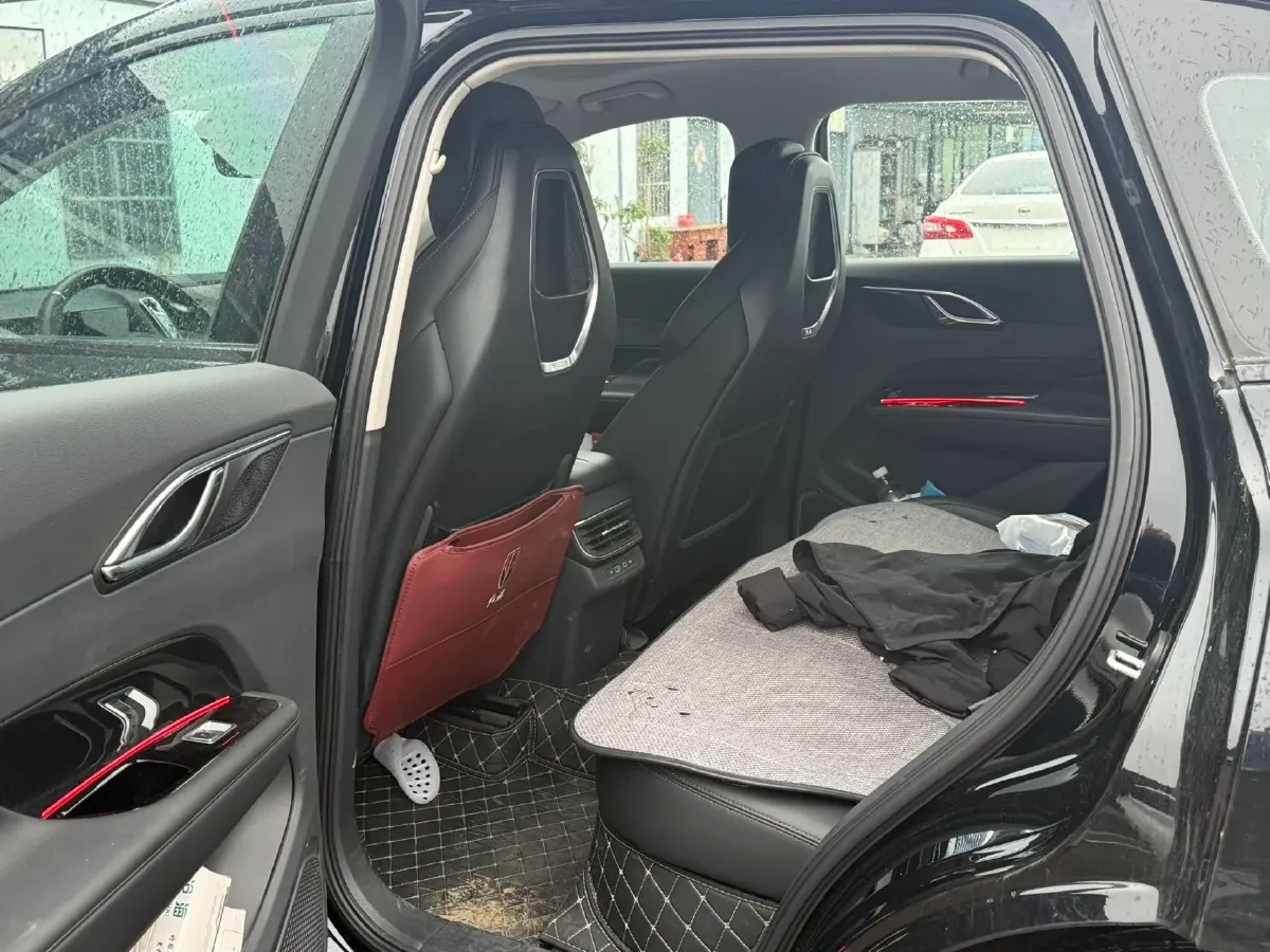 2024 HongQi HS3 1.5T 169HP L4 7DCT,autocango,china used car exporter,china ev exporter,chinese used car exporter,chinese used ev exporter