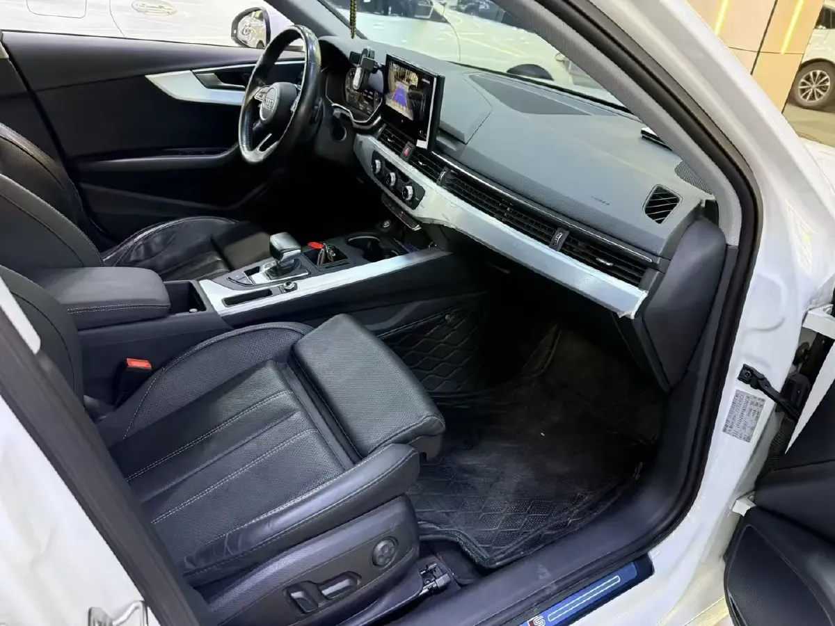 2020 Audi A4L 2.0T 190HP L4 7DCT,autocango,china used car exporter,china ev exporter,chinese used car exporter,chinese used ev exporter