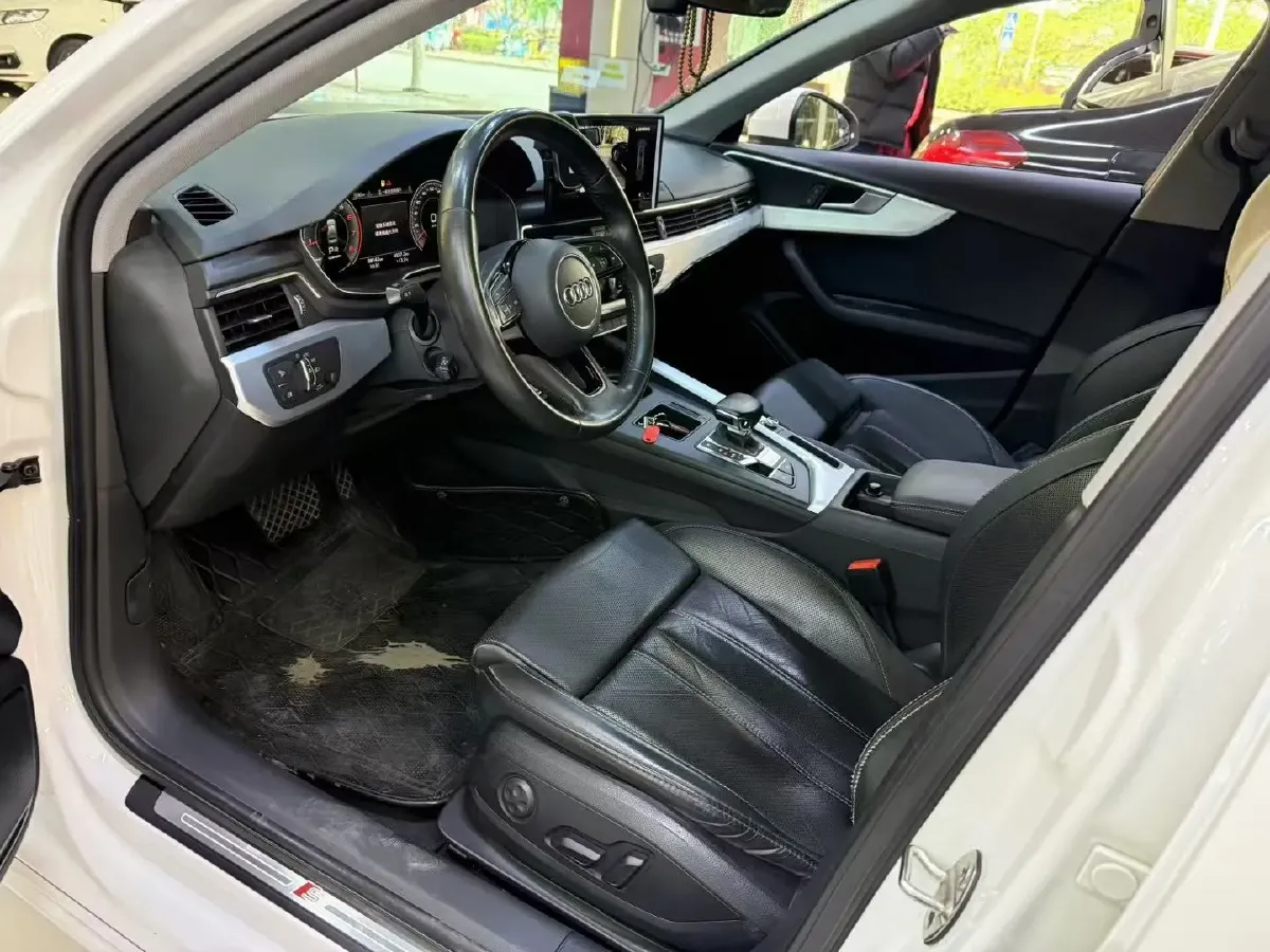 2020 Audi A4L 2.0T 190HP L4 7DCT,autocango,china used car exporter,china ev exporter,chinese used car exporter,chinese used ev exporter