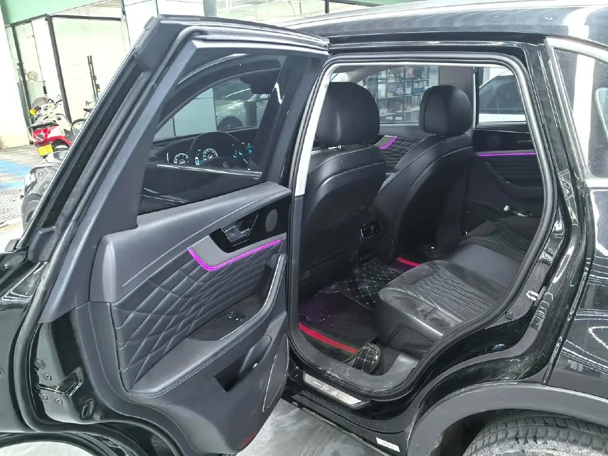 2022 HongQi HS5 2.0T 224HP L4 6AT,autocango,china used car exporter,china ev exporter,chinese used car exporter,chinese used ev exporter