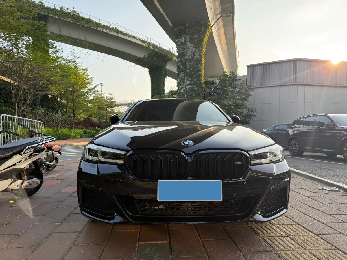 2023 BMW 5 Series 2.0T 245HP L4 8AT,autocango,china used car exporter,china ev exporter,chinese used car exporter,chinese used ev exporter