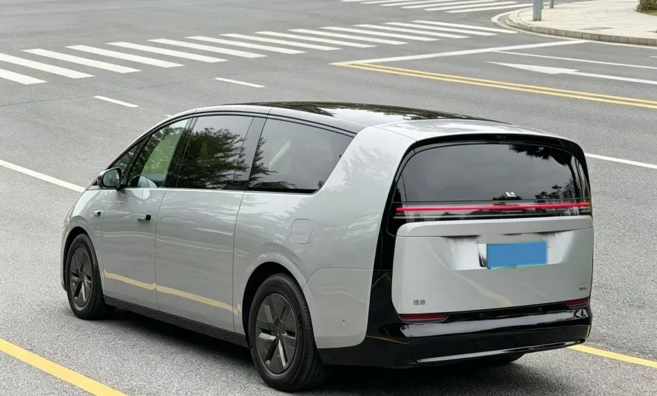 2025 Li MEGA BEV,autocango,china used car exporter,china ev exporter,chinese used car exporter,chinese used ev exporter