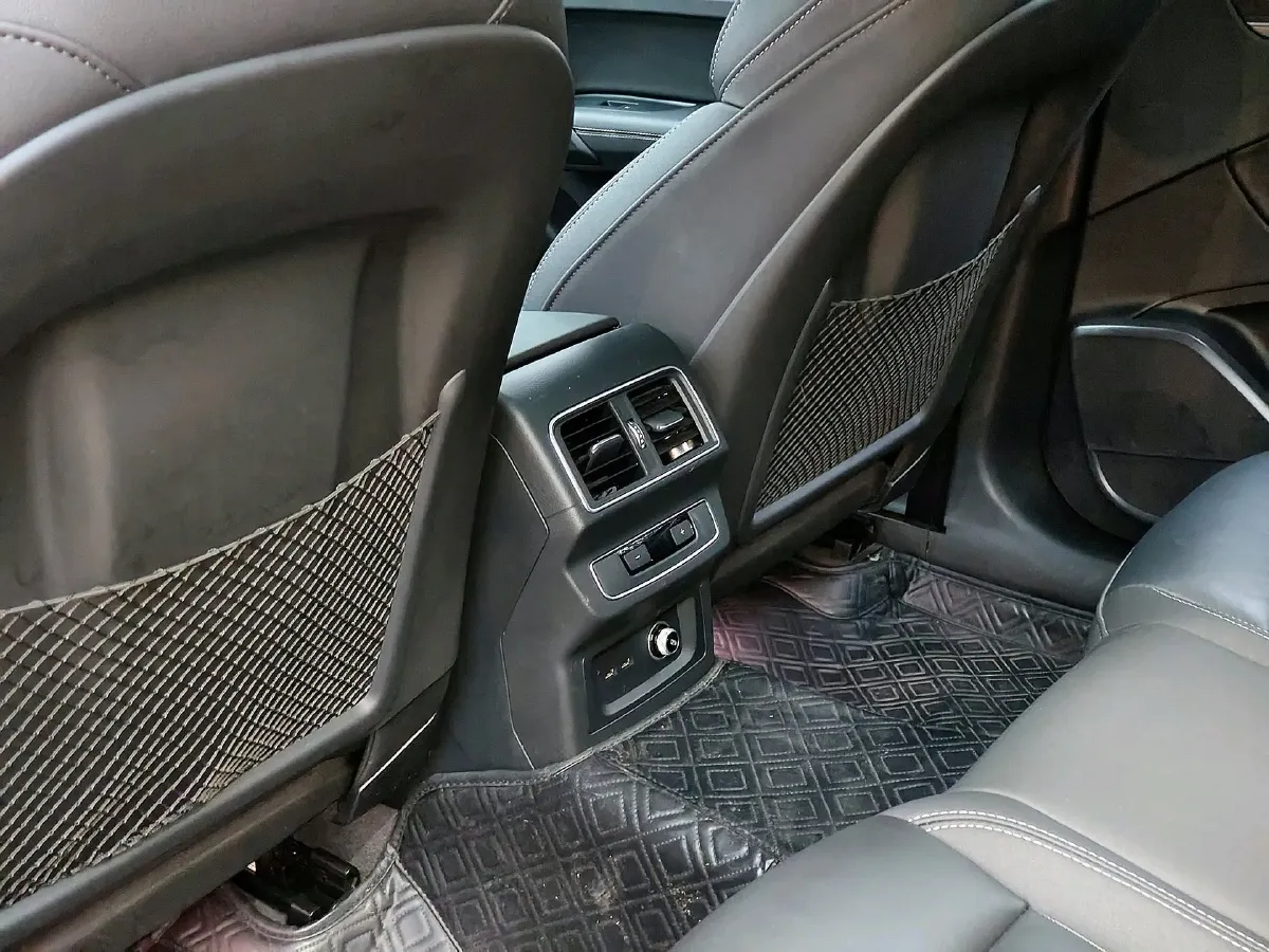 2022 Audi Q5L 2.0T 190HP L4 7DCT,autocango,china used car exporter,china ev exporter,chinese used car exporter,chinese used ev exporter