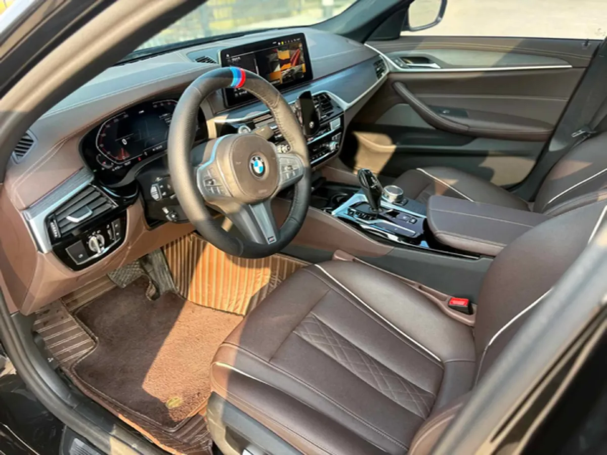 2023 BMW 5 Series 2.0T 245HP L4 8AT,autocango,china used car exporter,china ev exporter,chinese used car exporter,chinese used ev exporter