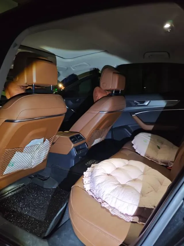 2021 Audi A6L 2.0T 190HP L4 7DCT,autocango,china used car exporter,china ev exporter,chinese used car exporter,chinese used ev exporter