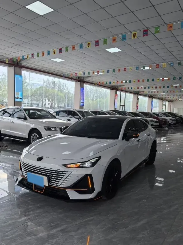 2022 ChangAn UNI-V 1.5T 188HP L4 7DCT,autocango,china used car exporter,china ev exporter,chinese used car exporter,chinese used ev exporter