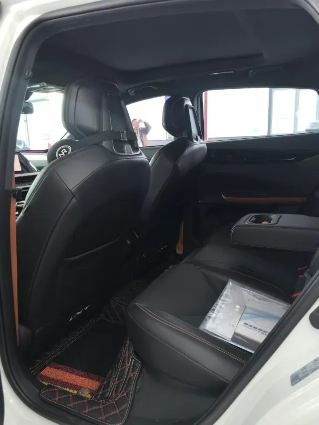 2022 ChangAn UNI-V 1.5T 188HP L4 7DCT,autocango,china used car exporter,china ev exporter,chinese used car exporter,chinese used ev exporter