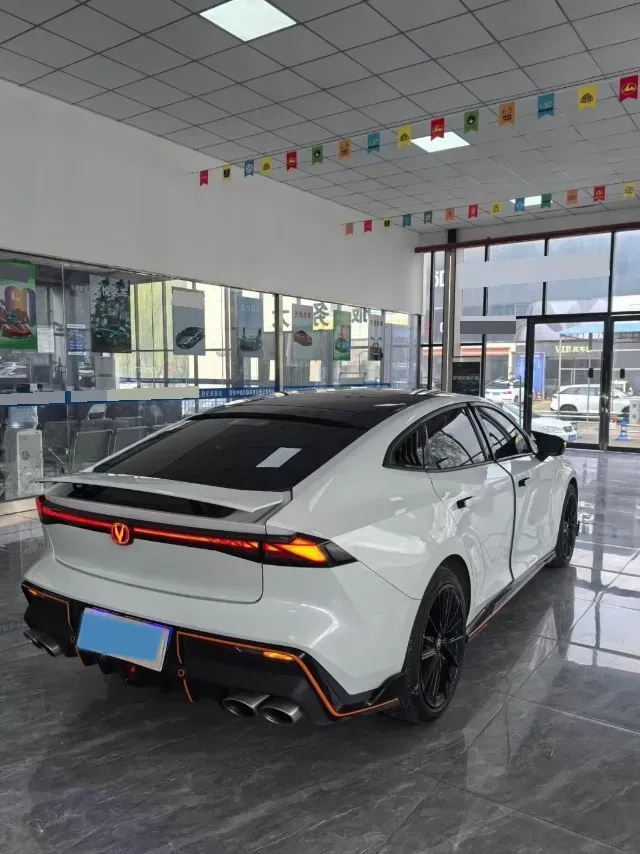 2022 ChangAn UNI-V 1.5T 188HP L4 7DCT,autocango,china used car exporter,china ev exporter,chinese used car exporter,chinese used ev exporter