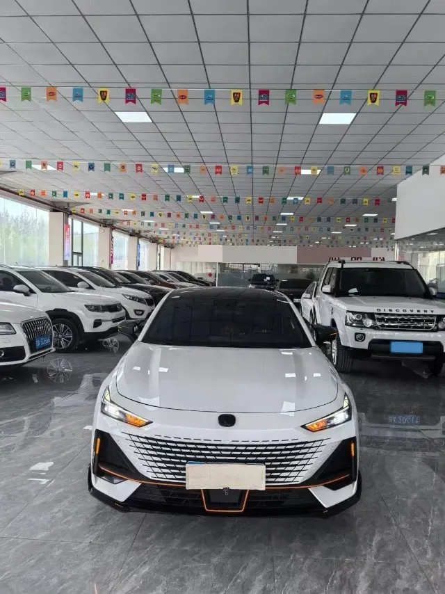 2022 ChangAn UNI-V 1.5T 188HP L4 7DCT,autocango,china used car exporter,china ev exporter,chinese used car exporter,chinese used ev exporter