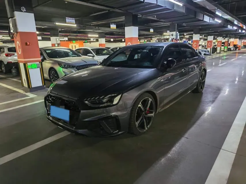 2020 Audi A4L 2.0T 252HP L4 7DCT,autocango,china used car exporter,china ev exporter,chinese used car exporter,chinese used ev exporter