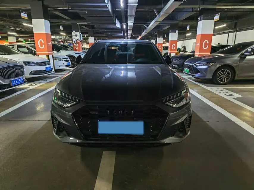 2020 Audi A4L 2.0T 252HP L4 7DCT,autocango,china used car exporter,china ev exporter,chinese used car exporter,chinese used ev exporter