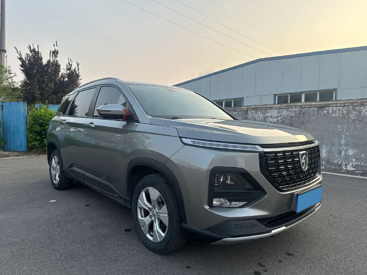 2020 BaoJun 530 1.5T 147HP L4 6MT,autocango,china used car exporter,china ev exporter,chinese used car exporter,chinese used ev exporter
