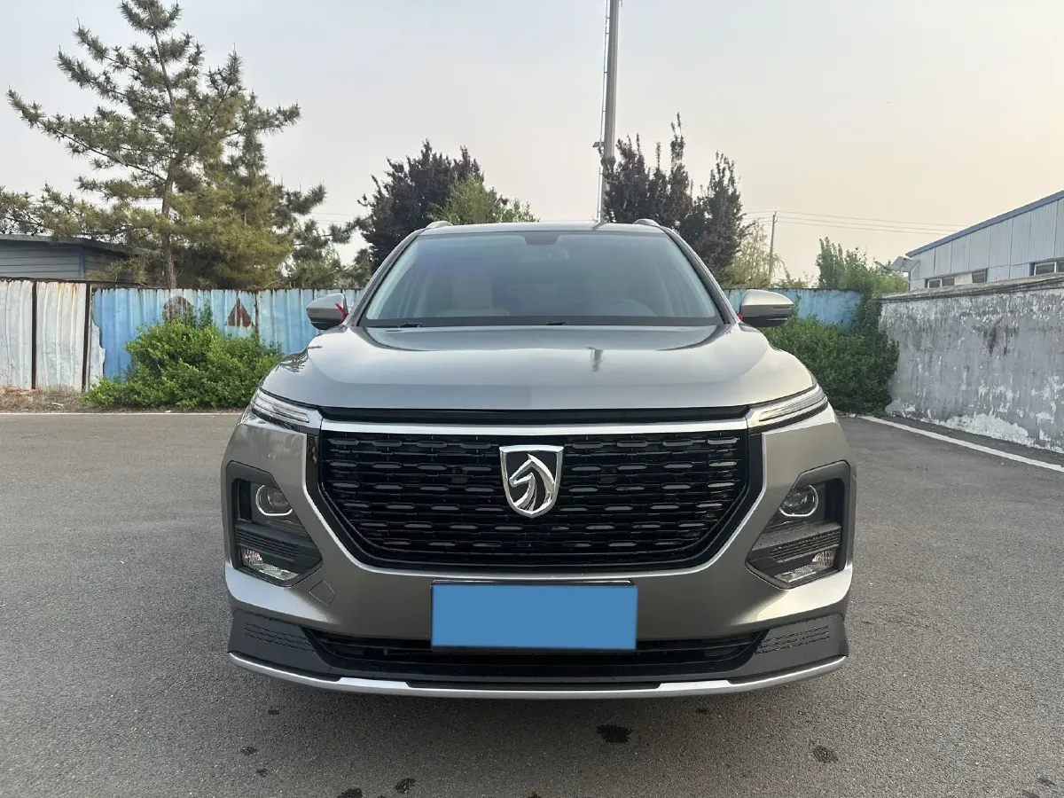 2020 BaoJun 530 1.5T 147HP L4 6MT,autocango,china used car exporter,china ev exporter,chinese used car exporter,chinese used ev exporter