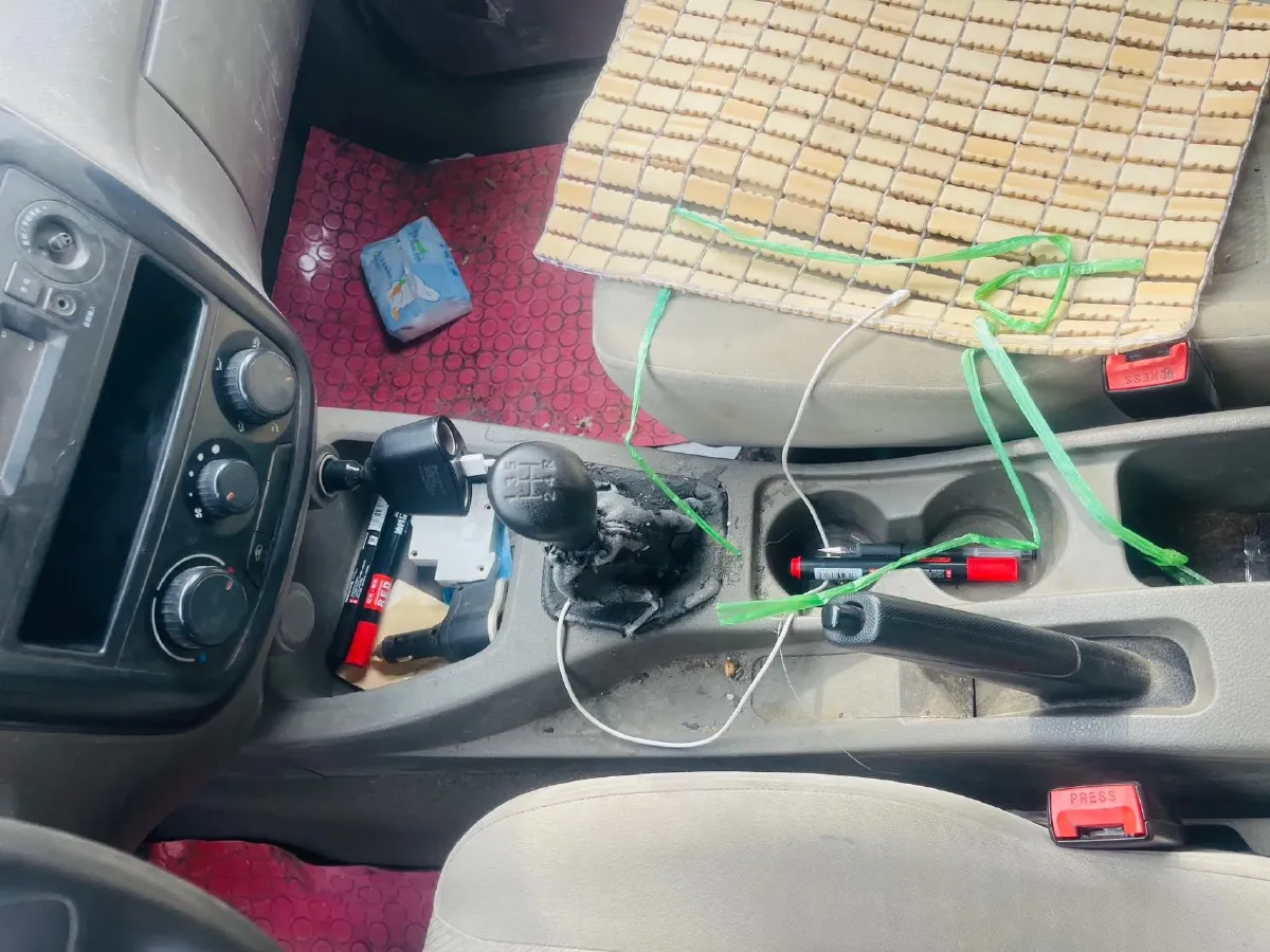 2019 WuLing RongGuang V 1.2L 82HP L4 5MT,autocango,china used car exporter,china ev exporter,chinese used car exporter,chinese used ev exporter