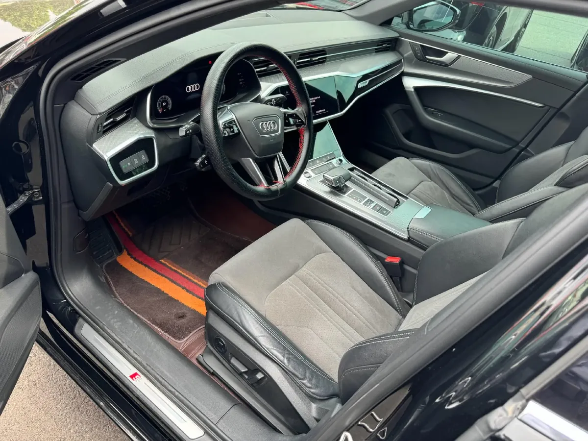 2022 Audi A6L 2.0T 190HP L4 7DCT,autocango,china used car exporter,china ev exporter,chinese used car exporter,chinese used ev exporter