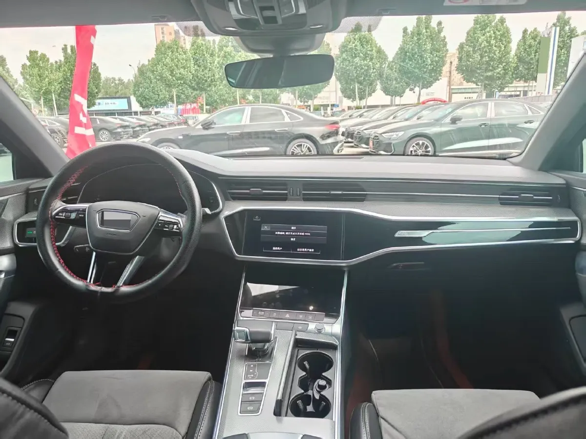 2022 Audi A6L 2.0T 190HP L4 7DCT,autocango,china used car exporter,china ev exporter,chinese used car exporter,chinese used ev exporter