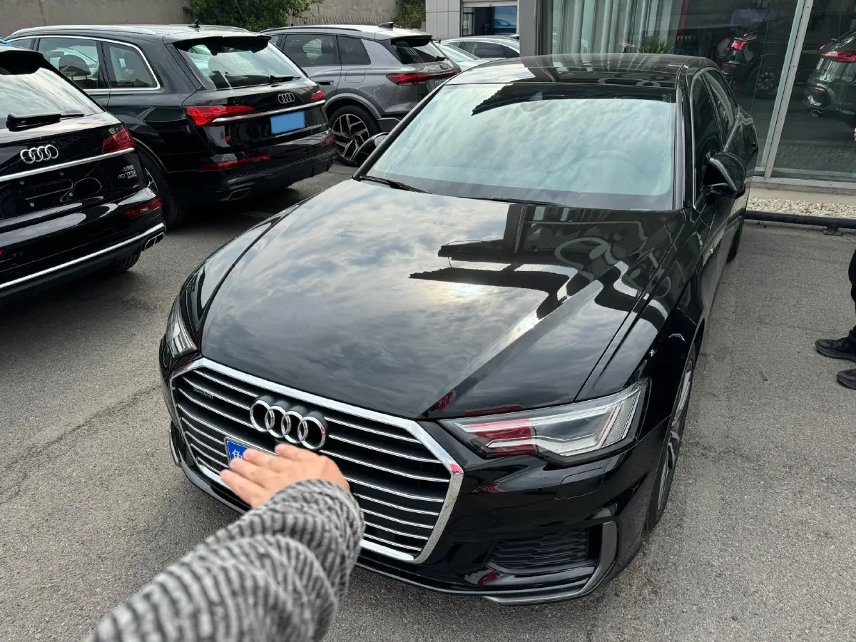 2022 Audi A6L 2.0T 190HP L4 7DCT,autocango,china used car exporter,china ev exporter,chinese used car exporter,chinese used ev exporter
