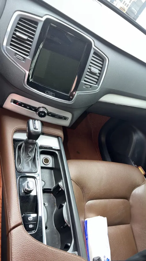 2020 Volvo XC90 2.0T 254HP L4 8AT,autocango,china used car exporter,china ev exporter,chinese used car exporter,chinese used ev exporter