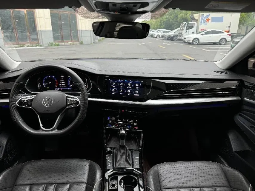 2024 Volkswagen Passat 2.0T 220HP L4 7DCT,autocango,china used car exporter,china ev exporter,chinese used car exporter,chinese used ev exporter