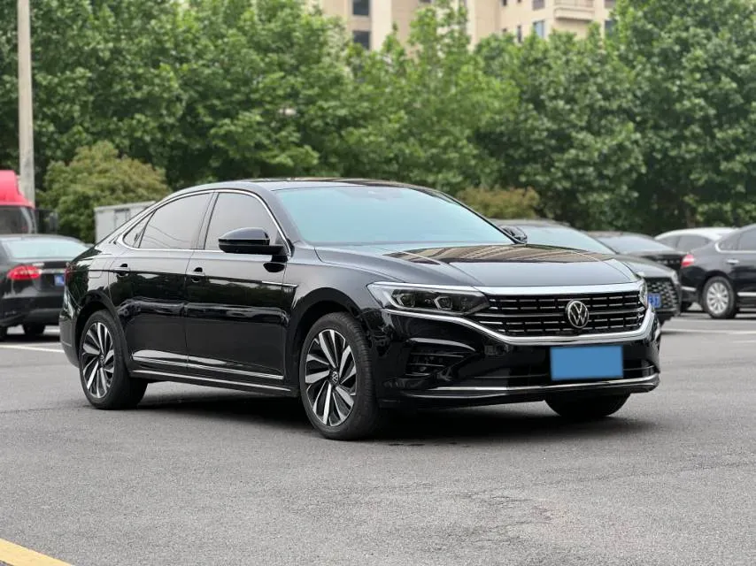 2024 Volkswagen Passat 2.0T 220HP L4 7DCT,autocango,china used car exporter,china ev exporter,chinese used car exporter,chinese used ev exporter