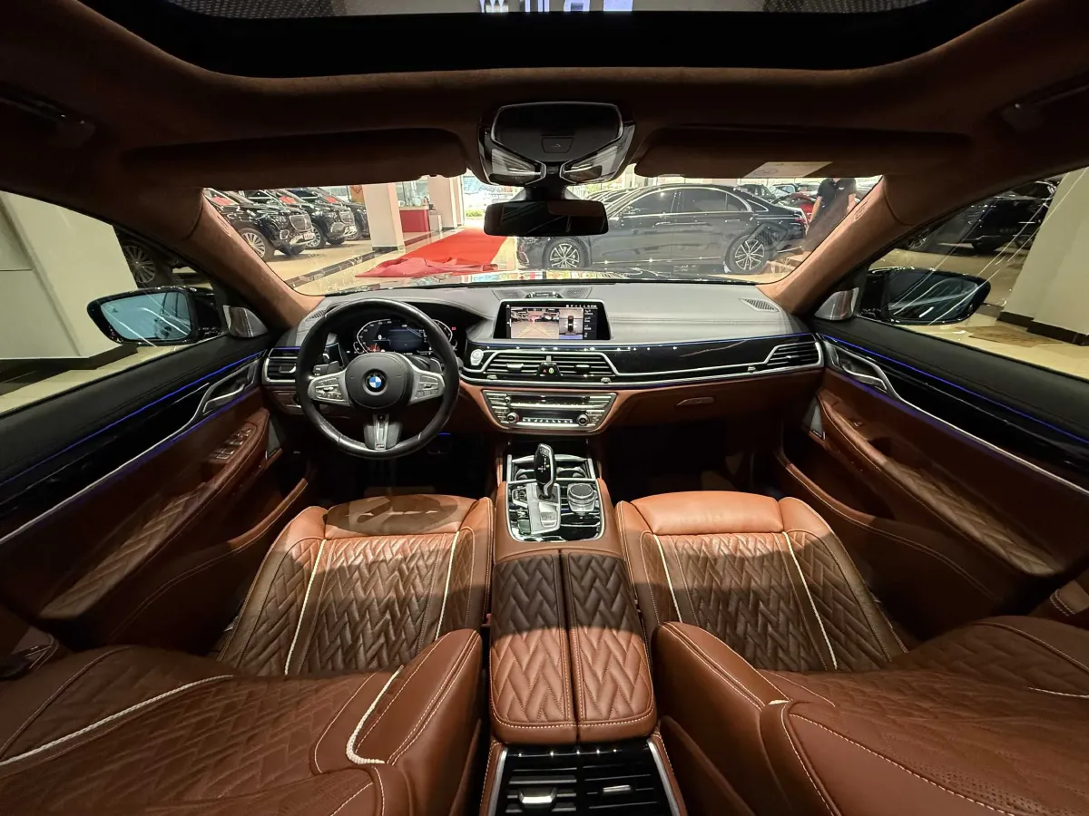 2021 BMW 7 Series 3.0T 340HP L6 8AT,autocango,china used car exporter,china ev exporter,chinese used car exporter,chinese used ev exporter