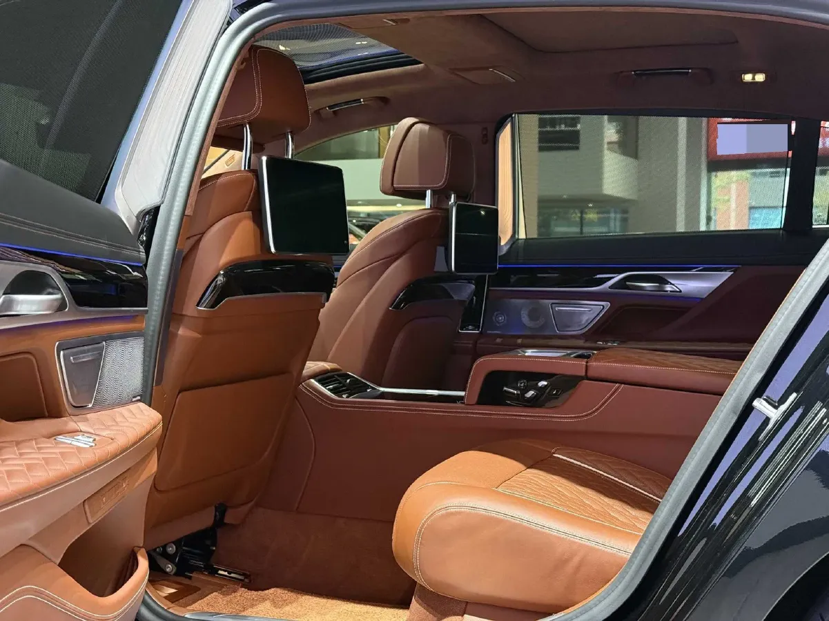 2021 BMW 7 Series 3.0T 340HP L6 8AT,autocango,china used car exporter,china ev exporter,chinese used car exporter,chinese used ev exporter