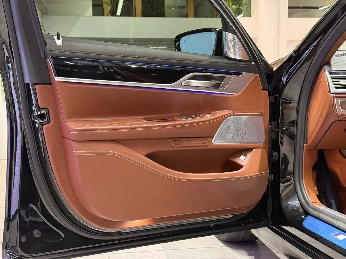 2021 BMW 7 Series 3.0T 340HP L6 8AT,autocango,china used car exporter,china ev exporter,chinese used car exporter,chinese used ev exporter