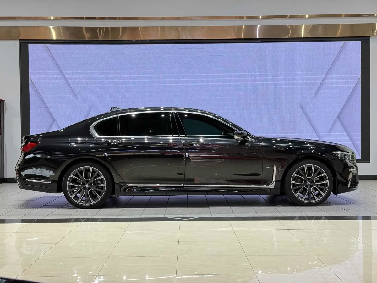 2021 BMW 7 Series 3.0T 340HP L6 8AT,autocango,china used car exporter,china ev exporter,chinese used car exporter,chinese used ev exporter