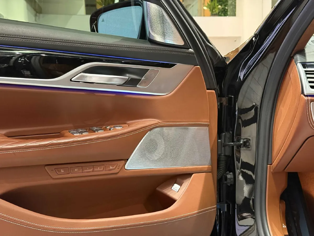 2021 BMW 7 Series 3.0T 340HP L6 8AT,autocango,china used car exporter,china ev exporter,chinese used car exporter,chinese used ev exporter